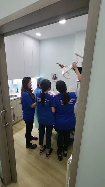 1728 Dental Implant and Wisdom Tooth Surgery Centre photo 2