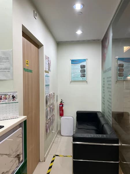 Q & M Dental Surgery photo 2